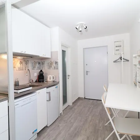 Santa Monica Apartment